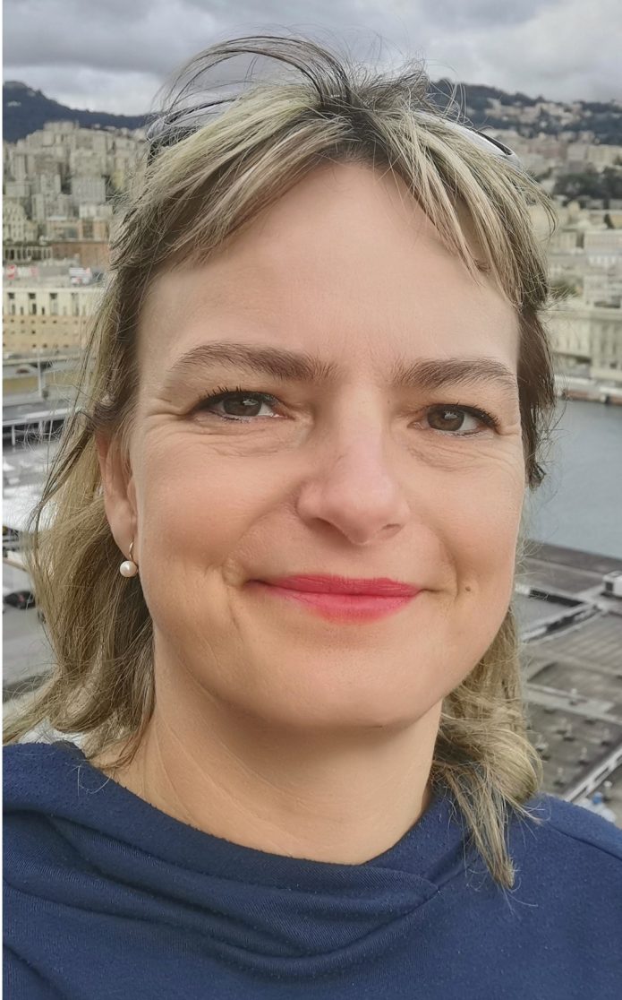 Dr. Kusper Zsuzsa absztrakt foto